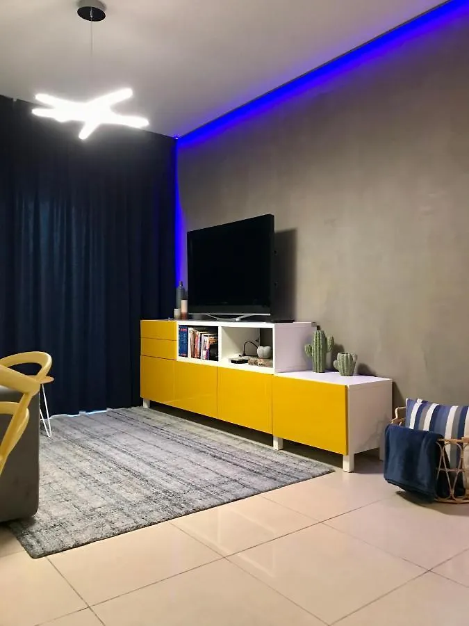 Fat Cow Apartment 101 Λάρνακα