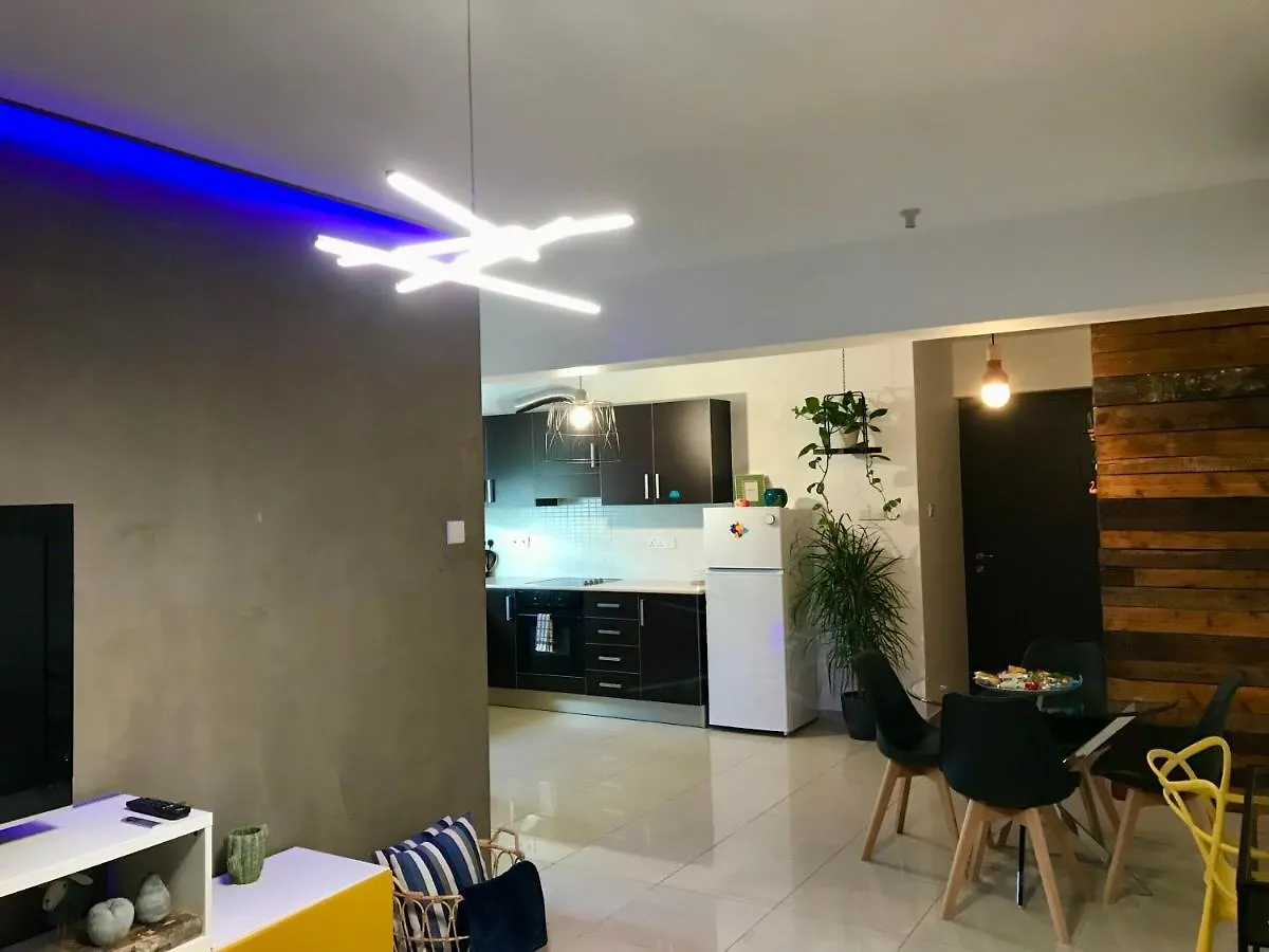 Fat Cow Apartment 101 Larnaca 0*,