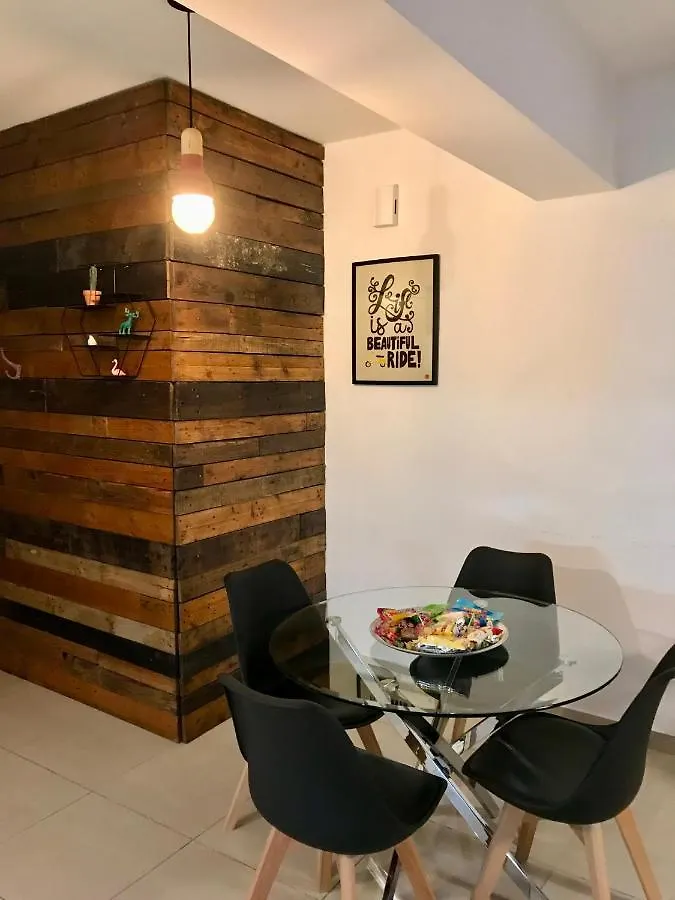Fat Cow Apartment 101 Larnaca 0*,