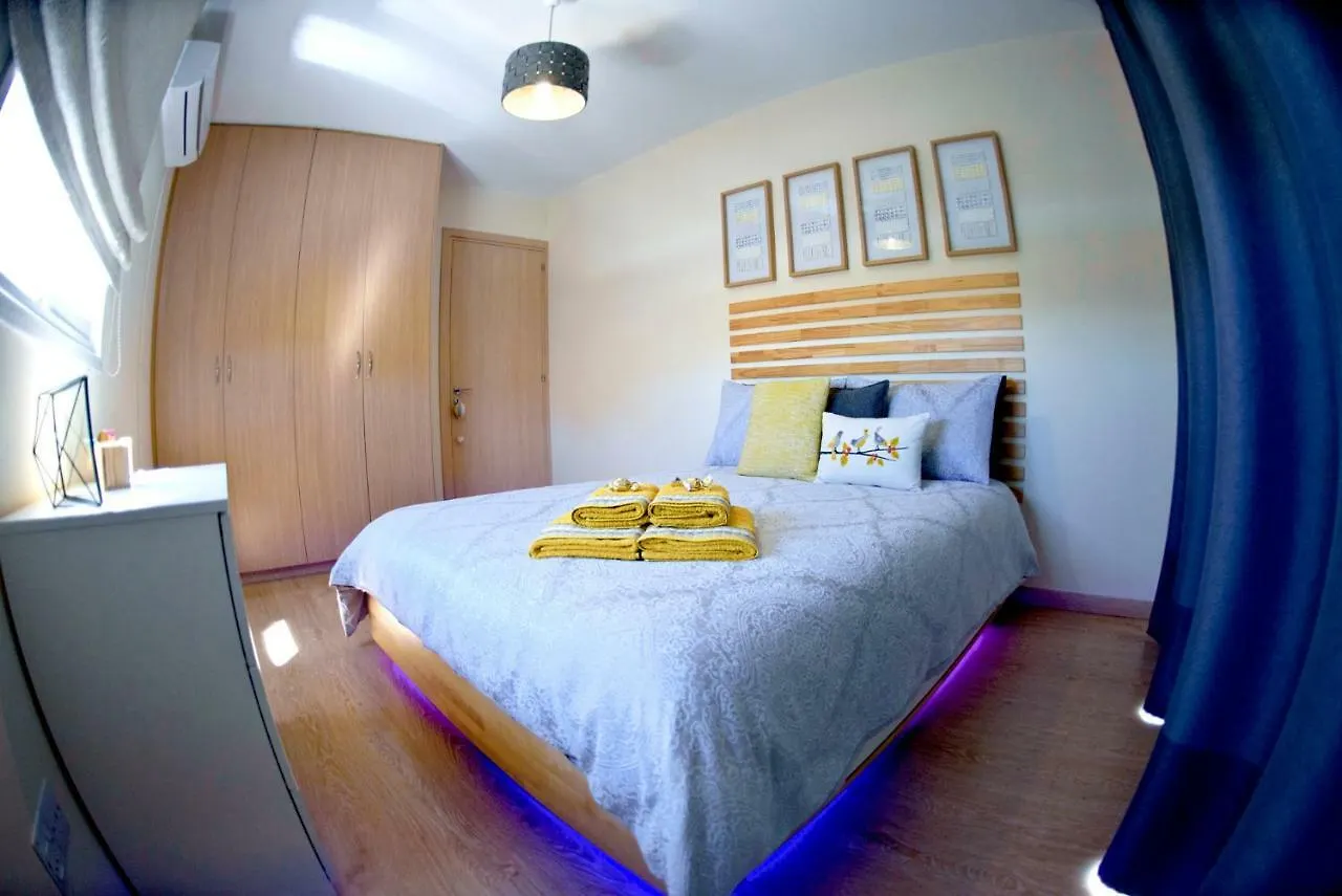 Fat Cow Apartment 101 Larnaca Cypr